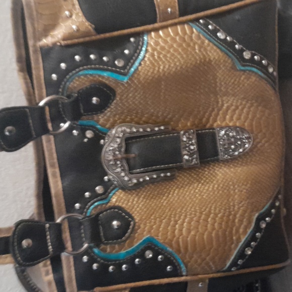 Purses - Picture 2 of 14